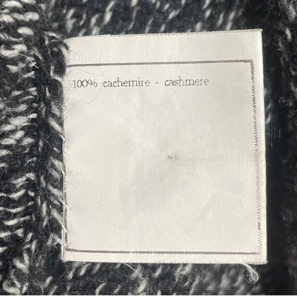 Chanel Vintage 1996 Cashmere Grey 1/4 Zip Long Slv Knit Sweater CC Logo Size 40 - Picture 9 of 9